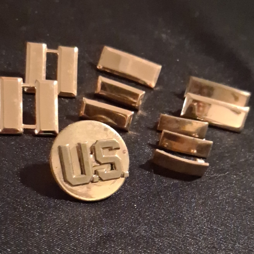 WW2 Vintage Military Coat Pins Collar Pin Gold US Insignia Collar Pin